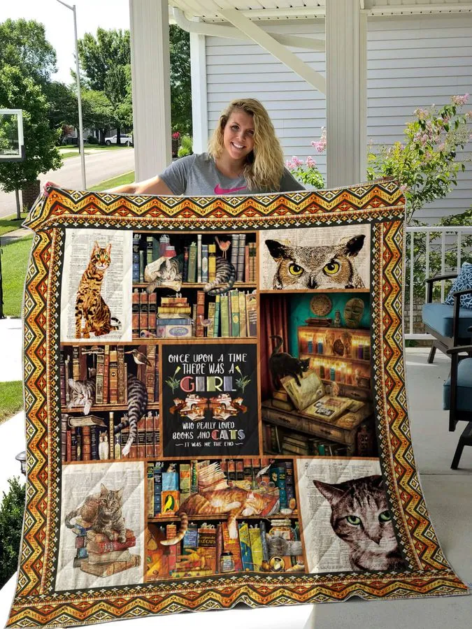 A Girl Who Really Loved Books And Cats Quilt Blanket