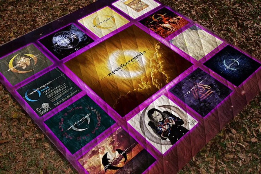 A Perfect Circle Singles Quilt Blanket