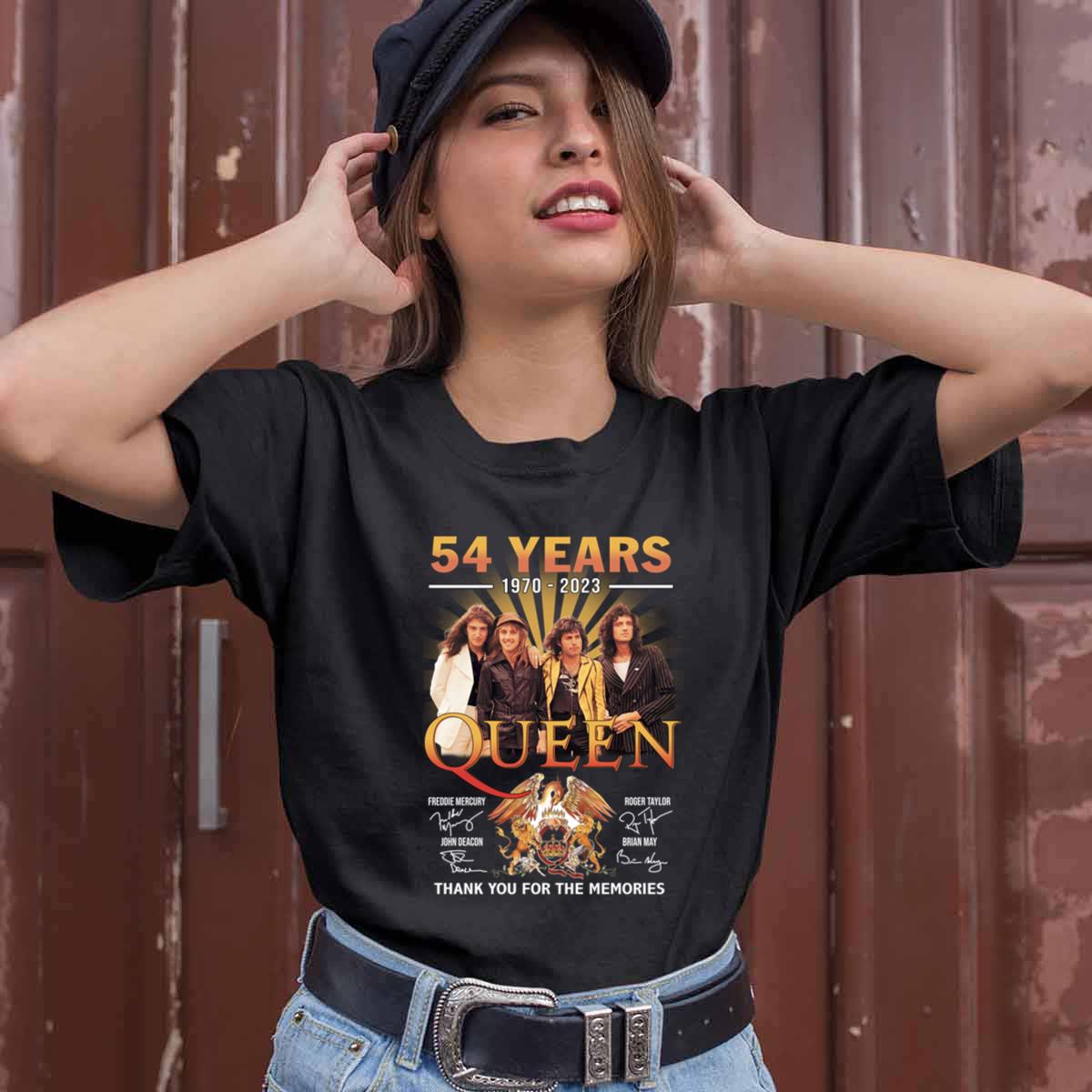 54 Years 1970 2024 Queen Signature Character Thank You For The Memories T Shirt