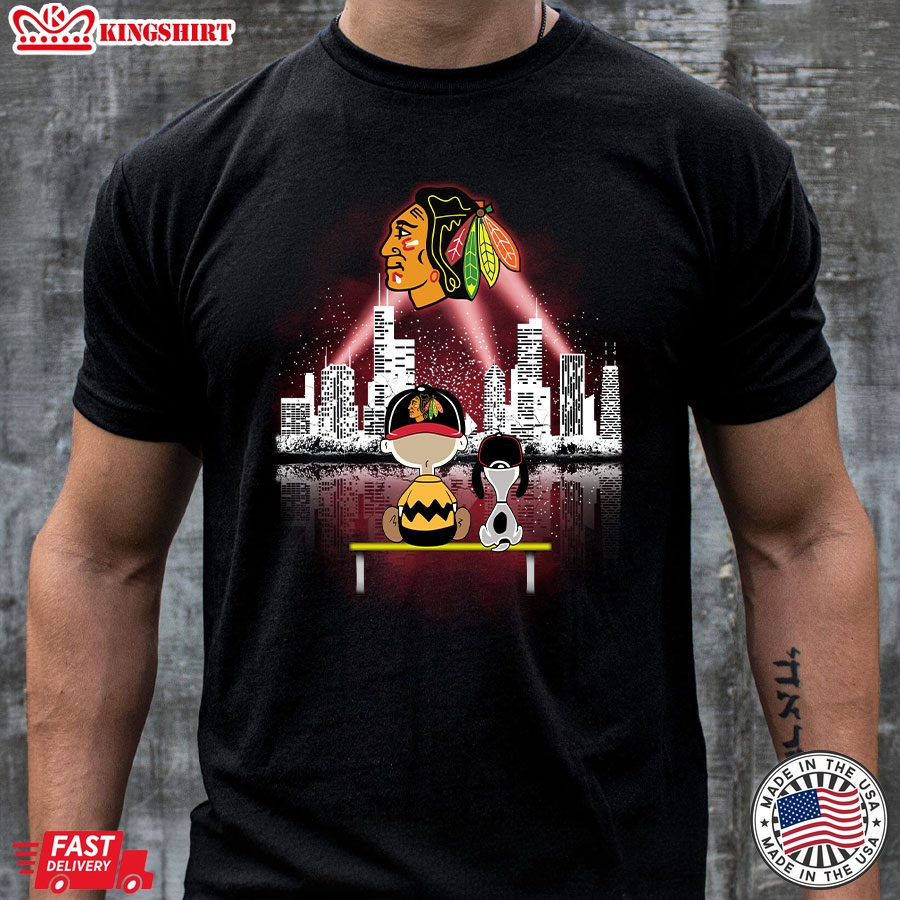 Charlie Brown And Snoopy Watching City Chicago Blackhawks T-Shirt