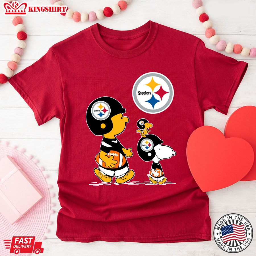 Peanuts Charlie Brown And Snoopy Pittsburgh Steelers T-Shirt